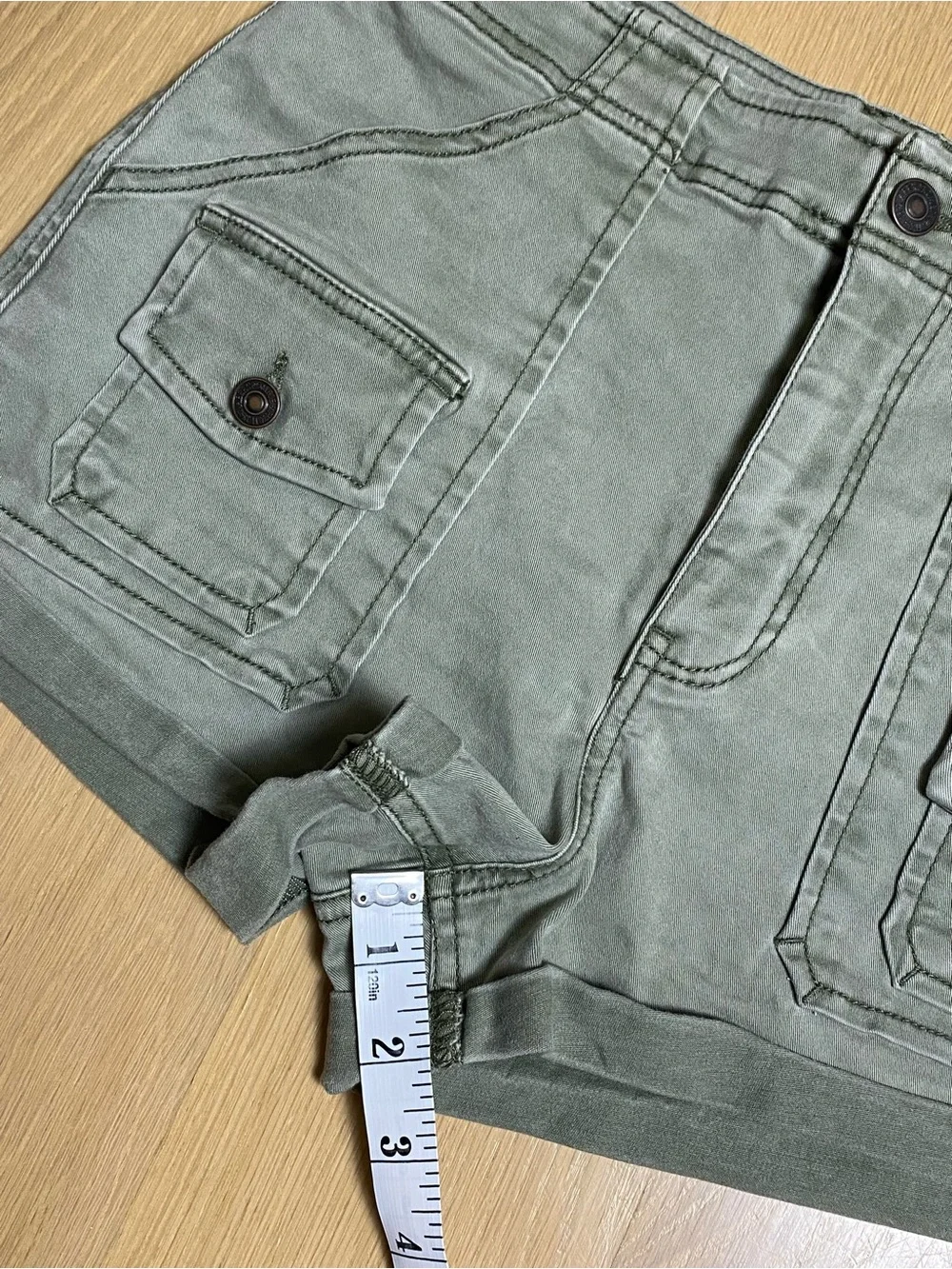 Abercrombie & Fitch Olive Green Cargo Utility Shorts Size 8 W29 Cuffed Casual